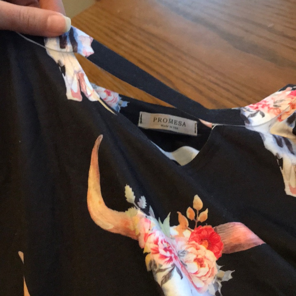 Bullhead Keyhold Tee - Picture 2 of 3